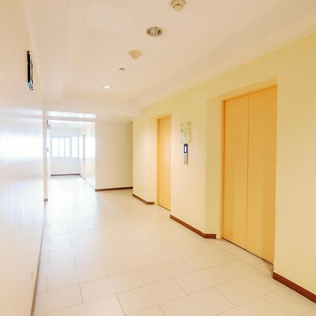 Cozy 2-Bedroom At South Of Market Soma Bgc Near Sm Aura, Market! Market! & Bonifacio High Street Тагуиг Екстериор снимка