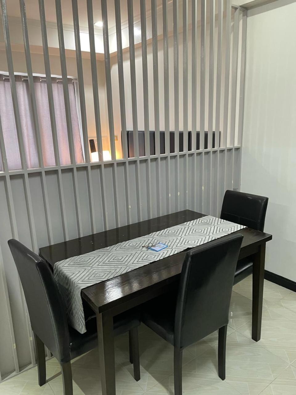 Cozy 2-Bedroom At South Of Market Soma Bgc Near Sm Aura, Market! Market! & Bonifacio High Street Тагуиг Екстериор снимка