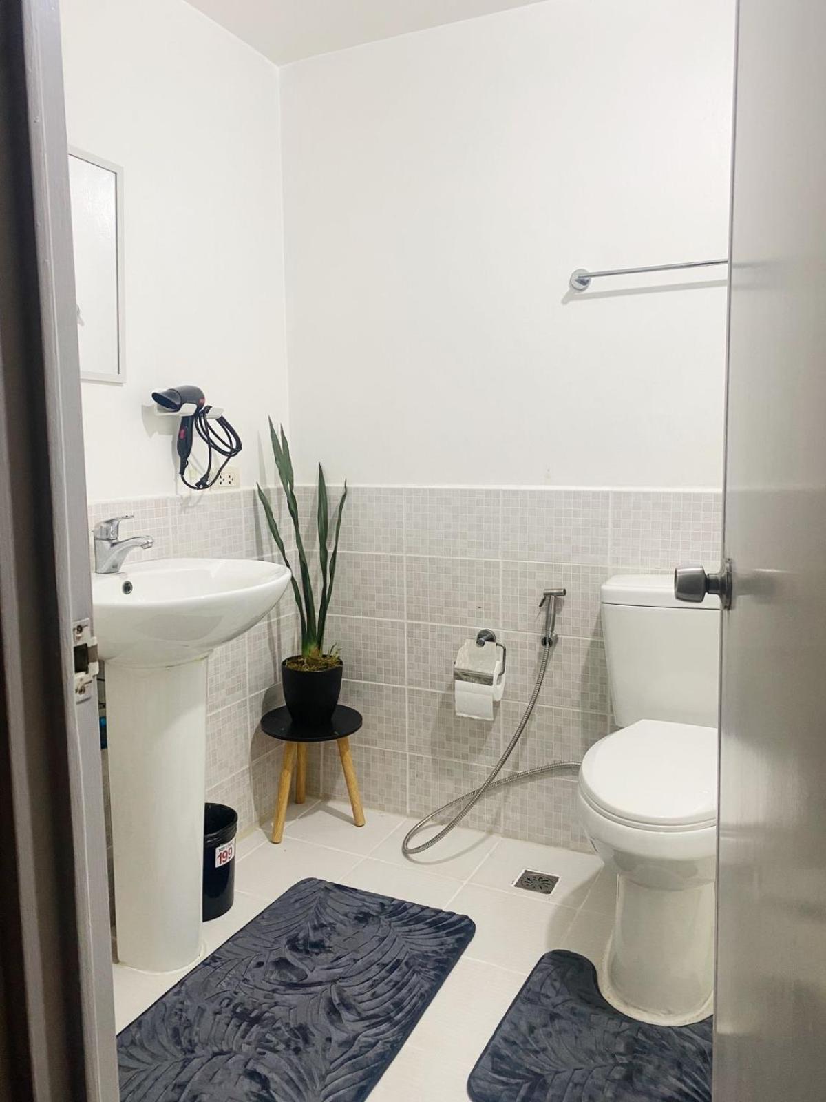 Cozy 2-Bedroom At South Of Market Soma Bgc Near Sm Aura, Market! Market! & Bonifacio High Street Тагуиг Екстериор снимка