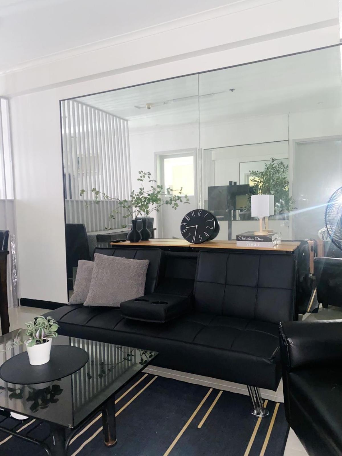 Cozy 2-Bedroom At South Of Market Soma Bgc Near Sm Aura, Market! Market! & Bonifacio High Street Тагуиг Екстериор снимка