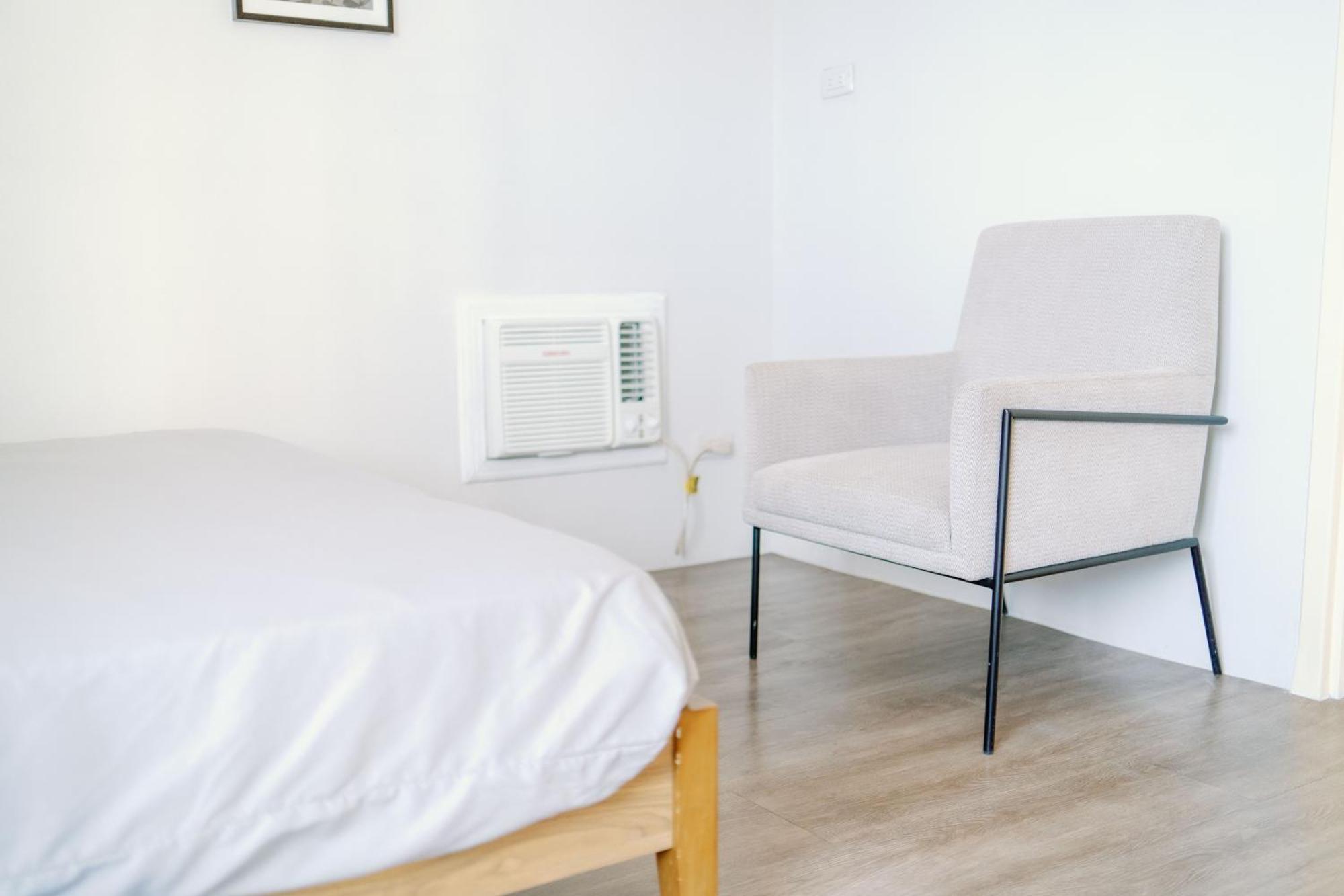 Cozy 2-Bedroom At South Of Market Soma Bgc Near Sm Aura, Market! Market! & Bonifacio High Street Тагуиг Екстериор снимка