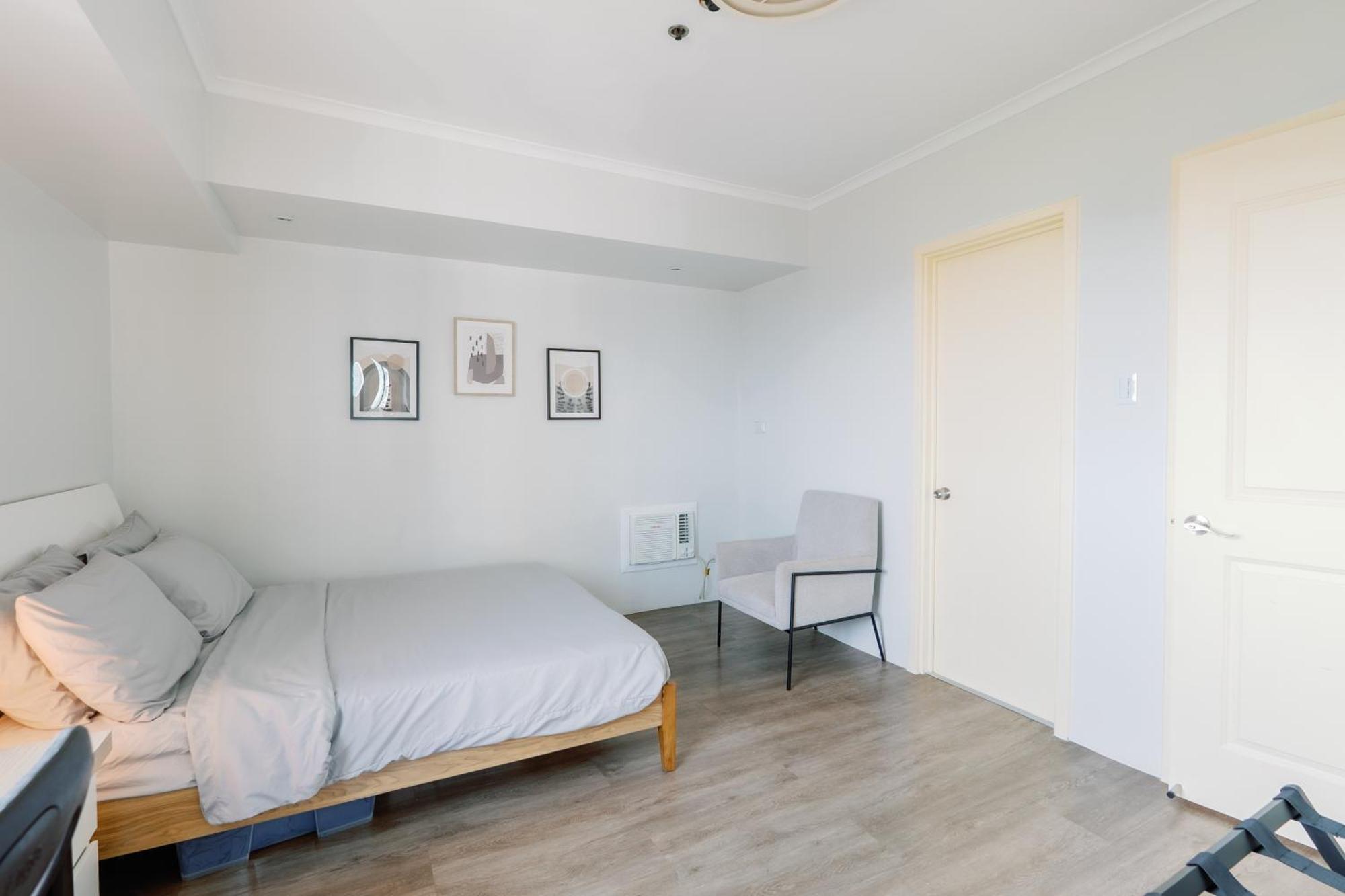 Cozy 2-Bedroom At South Of Market Soma Bgc Near Sm Aura, Market! Market! & Bonifacio High Street Тагуиг Екстериор снимка