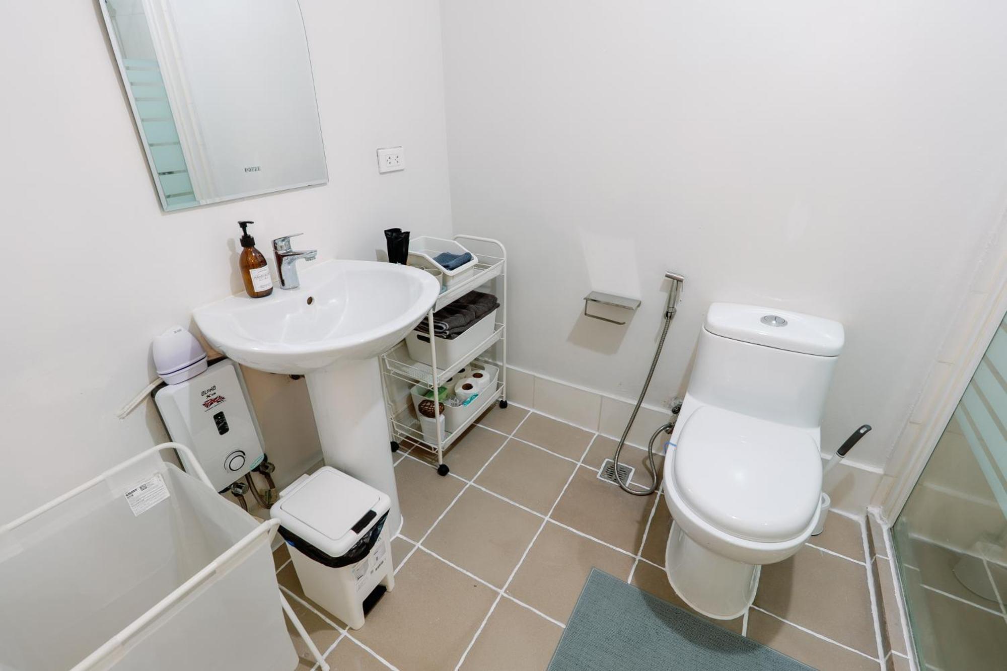 Cozy 2-Bedroom At South Of Market Soma Bgc Near Sm Aura, Market! Market! & Bonifacio High Street Тагуиг Екстериор снимка